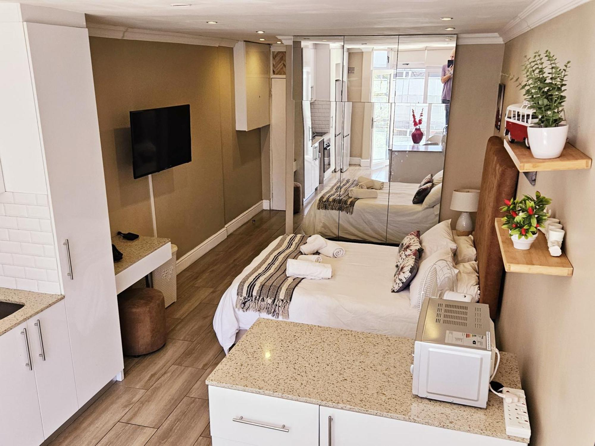 Studio 37 Hyde Park Apartments Cape Town Bagian luar foto