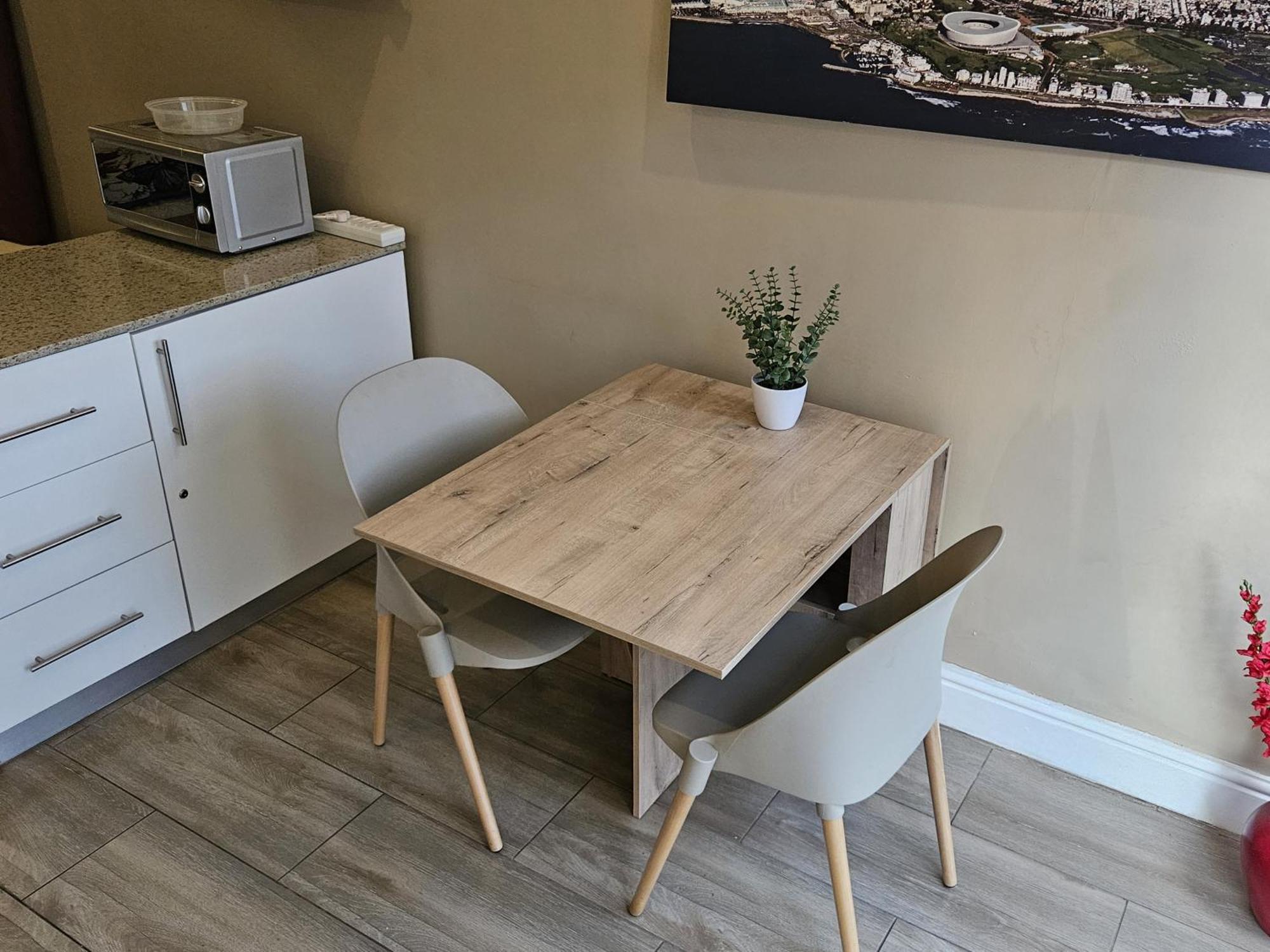 Studio 37 Hyde Park Apartments Cape Town Bagian luar foto